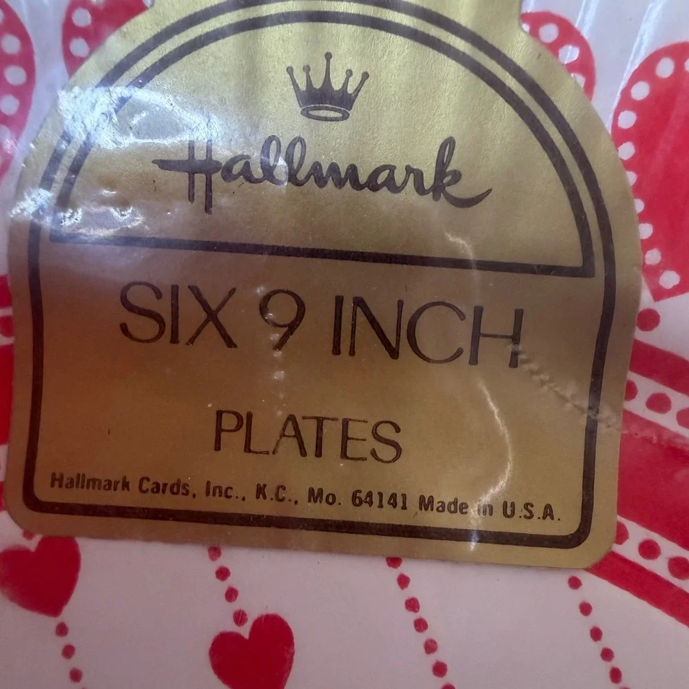 Vintage Hallmark Valentine Heart Paper Plates Red White 9 Inch 6 Count Sealed